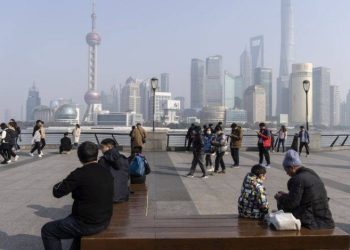 تحذيرات من حدوث فقاعة في الأسهم الصينية وسط مؤشرات على تراجع الاقتصاد