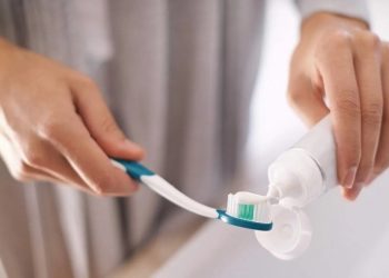 تنظيف الأسنان.. ما الطريقة الصحيحة وما المدة المثالية التي ينصح بها الأطباء؟