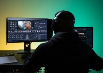 غوغل تتيح محرر الفيديو الذكي “Vids” مجاناً لكافة المستخدمين.. ما أبرز مزاياه؟