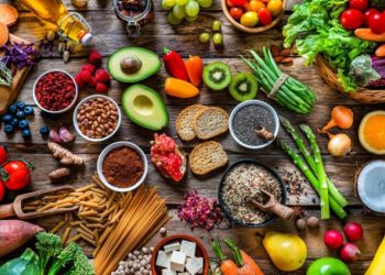 بـ5 أطعمة طبيعية.. كيف تحمي نفسك من نقص فيتامين “د”؟