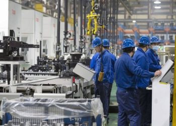 تعافي نشاط المصانع في الصين جزئياً لكن الركود يمتد للشهر السادس