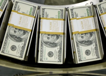 فيتش: البنوك السعودية تقود تحولا في إصدار الديون بالدولار ضمن دول مجلس التعاون