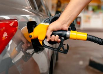 تثبيت سعر المازوت والبنزين بالليرة السورية.. إنقاذ اقتصادي واجتماعي