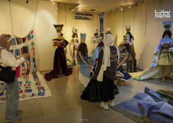 “السلام بألوان سورية” معرض يجمع رموز المحافظات والتراث في لوحات فنية بدمشق