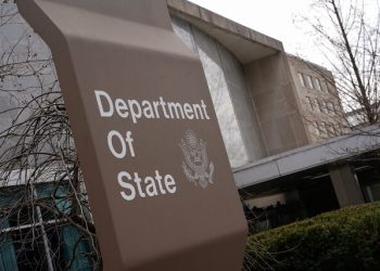 الخارجية الأمريكية: إدارة ترامب تدعم إلغاء عقوبات قانون قيصر على سوريا