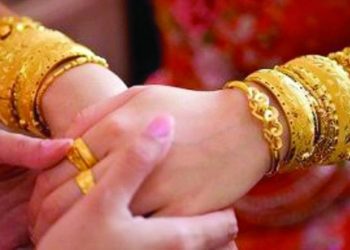 الذهب يتراجع مع ارتفاع الدولار والتفاؤل بشأن اتفاق تجاري بين أمريكا والصين