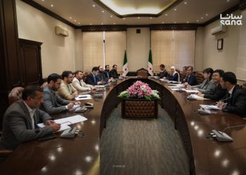 وزارة الإدارة المحلية والبيئة تبحث مع “جايكا” التعاون في التخطيط وإعادة الإعمار