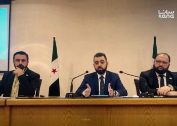 وزير الإدارة المحلية والبيئة يبحث مع المديرين خطة الوزارة ورؤيتها المستقبلية