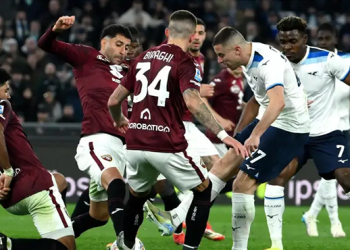 لاتسيو يخطف التعادل من تورينو في الدوري الإيطالي لكرة القدم