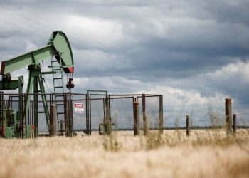 النفط يوقف خسائر 3 جلسات وسط احتمالات تشديد العقوبات على خام روسيا