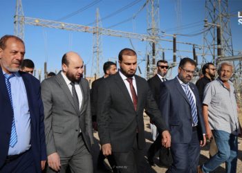 وزير الطاقة يزور حقل التيم النفطي في دير الزور