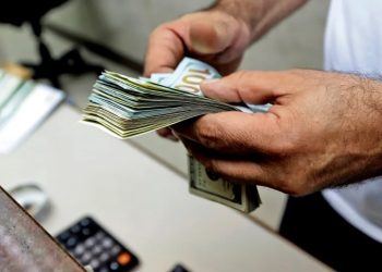 ودائع السوريين في لبنان.. تحالُف الفساد والتخبُّط المصرفي