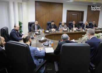 وزير الطاقة السوري يبحث مع وفد البنك الدولي تعزيز التعاون في مشاريع المياه والكهرباء