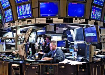 تراجع الأسهم الأمريكية والأوروبية مع تقييم نتائج أعمال الشركات