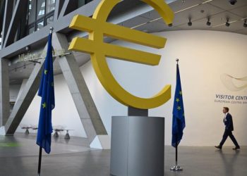 المفوضية الأوروبية تخفض توقعات نمو منطقة اليورو لعام 2026