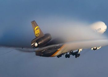 أمريكا توقف استخدام كل طائرات MD-11 بعد حادث مأساوي