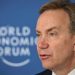 رئيس المنتدى الاقتصادي العالمي يحذر من ثلاث فقاعات اقتصادية محتملة