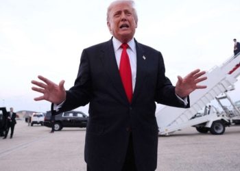 ما الذي يجب معرفته عن مقترح ترامب لتوزيع شيكات بقيمة 2000 دولار للمواطن الأمريكي؟