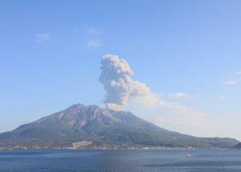 ثوران بركان ساكوراجيما في اليابان يتسبب في إلغاء رحلات جوية