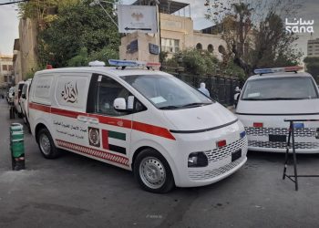 الصحة السورية تتسلم 16 سيارة إسعاف من هيئة الأعمال الخيرية العالمية