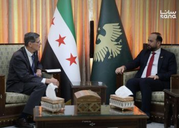 وزير الإعلام يبحث مع وفد من معهد الشرق الأوسط التعاون الإعلامي المشترك