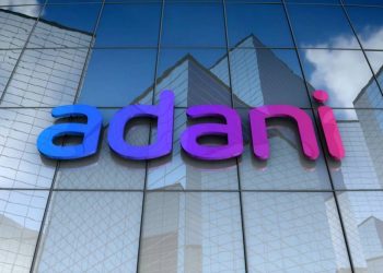 أداني تستهدف جمع 3 مليارات دولار لتمويل الإنفاق الرأسمالي