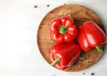 4 أغذية تحتوي فيتامين سي أكثر من البرتقال