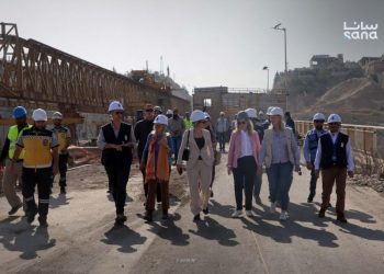 وفد ألماني يطلع على مشروع ترميم جسر الرستن شمال حمص