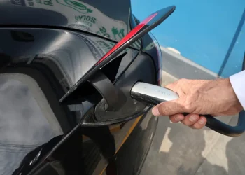 متى تكون السيارات الكهربائية صديقة للبيئة؟