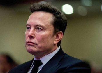 تسلا توافق على خطة تعويضات لـ ماسك بقيمة تريليون دولار بشروط