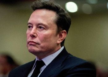 إيلون ماسك يدعو بريطانيا للإفراج عن شخصية من اليمين المتطرف