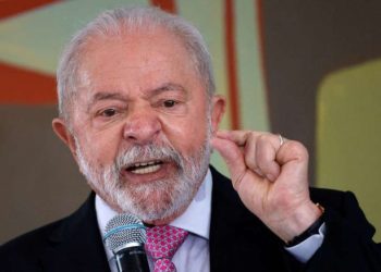 الرئيس البرازيلي يدعو إلى تسريع وتيرة التخلص من الوقود الأحفوري