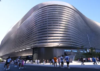 لماذا غير ريال مدريد تسمية ملعبه؟