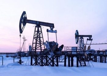 النفط يصعد مدعوماً بتفاؤل بإعادة فتح الحكومة الأمريكية قريباً