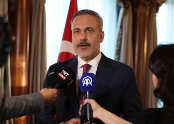 وزير الخارجية التركي يطالب بإلغاء قانون قيصر بشكل دائم لإنعاش الاقتصاد السوري