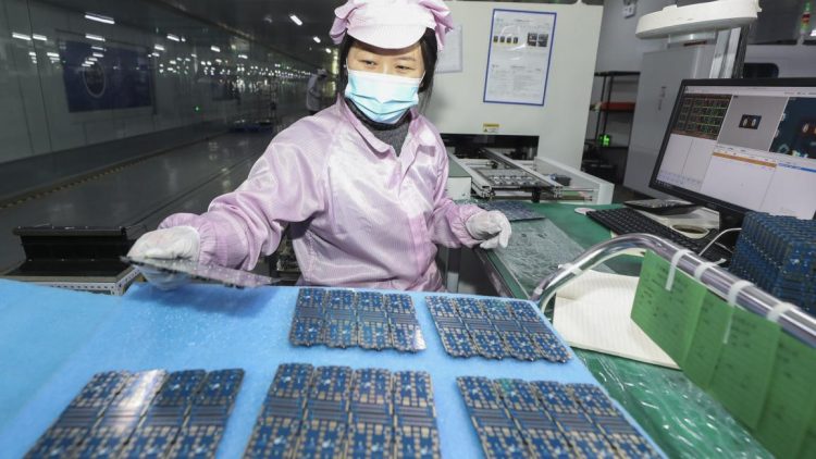 الرقائق الإلكترونية في الصين، جيانغسو في 20 شباط 2025 (Getty)