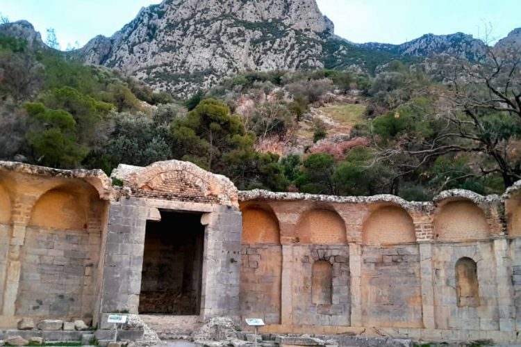 ارتفعت إيرادات السياحة التونسية إلى2.7 مليار دولار حتى الـ20 من ديسمبر الجاري (اندبندنت عربية)