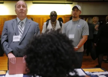 هل هناك انهيار وشيك في سوق العمل الأميركي؟