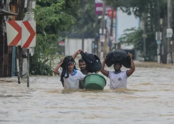 أكثر من 1000 شخص ضحايا الفيضانات بإندونيسيا وتايلند وسريلانكا