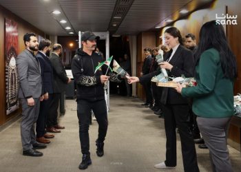 طيّارون عالميون يستعدون لمشاركة سوريا احتفالات التحرير بتنفيذ أعلى قفزة «بايرون» عالمياً