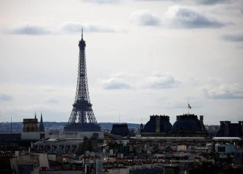 فرنسا تثبت خطط التمويل لعام 2026 عند 365 مليار دولار