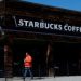 ستاربكس تعتزم دفع 35 مليون دولار لعاملين بنيويورك لتسوية دعاوى تتهمها بانتهاك قانون العمل