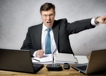 ما هو فخ القيادة؟ وكيف يتجنبه المدراء؟