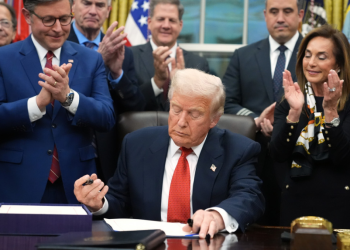 فرقة العمل السورية للطوارئ: عقوبات قيصر انتهت دون شروط أو تهديد بإعادة فرضها