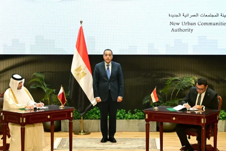 جانب من مراسم توقيع صفقة علم الروم بين مصر وقطر في تشرين الثاني (رئاسة مجلس الوزراء المصري)