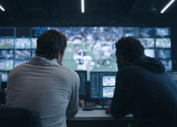 لا جماهير في المدرجات .. لكن الأرباح في ذروتها