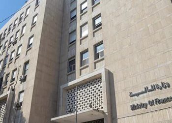 تعميم بعدم إضافة نسبة إعادة الإعمار على تحققات الضرائب والرسوم المباشرة وغير المباشرة