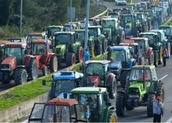 مزارعو اليونان ينهون احتجاجات استمرت 50 يوماً ويسحبون الجرارات من الطرق