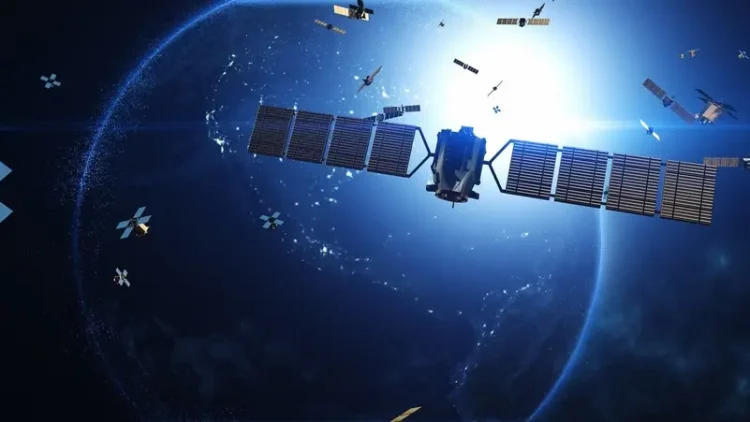 أقمار صناعية تدور حول الأرض لشركة ستارلينك - (آيستوك)