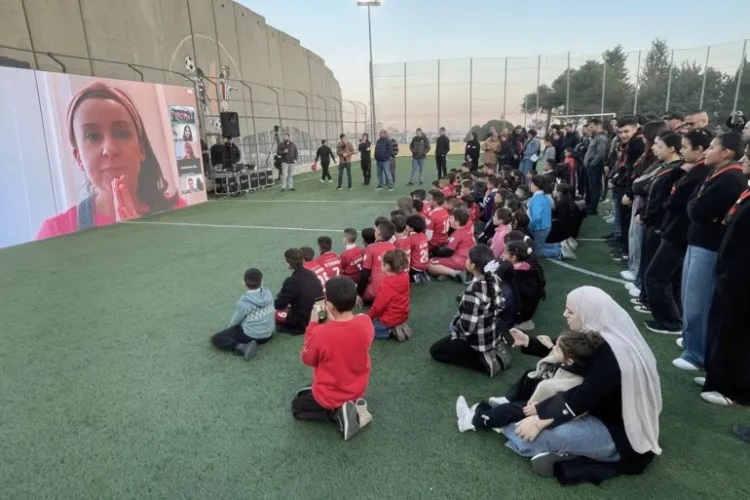 ملعب كرة القدم الوحيد في مخيم عايدة بُني عام 2021 (مواقع التواصل)